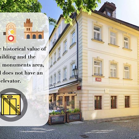 Hotel At The Golden Scissors Прага Экстерьер фото